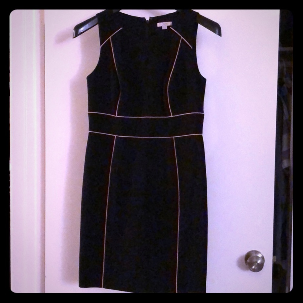 ANN TAYLOR LOFT Black dress beige piping size 6